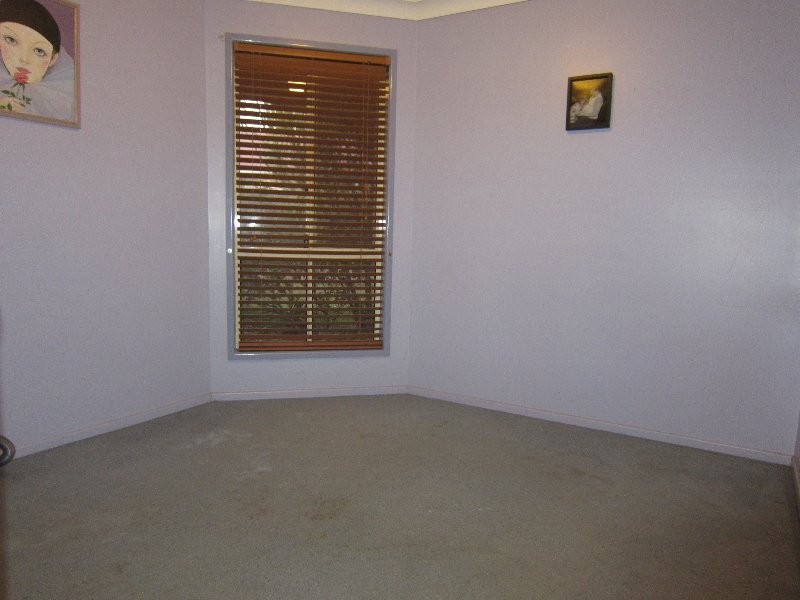 73 Sandalwood Drive, Yamanto QLD 4305