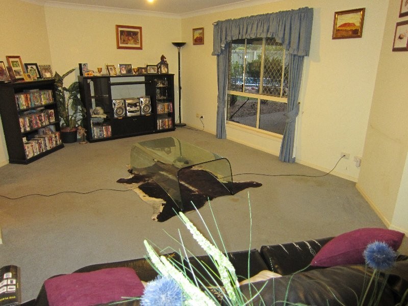 73 Sandalwood Drive, Yamanto QLD 4305