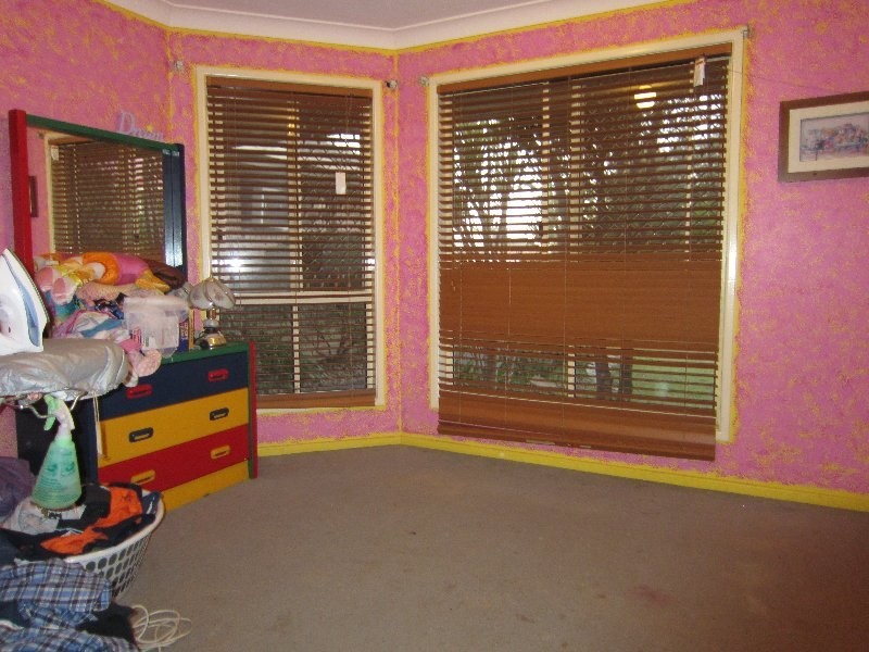 73 Sandalwood Drive, Yamanto QLD 4305