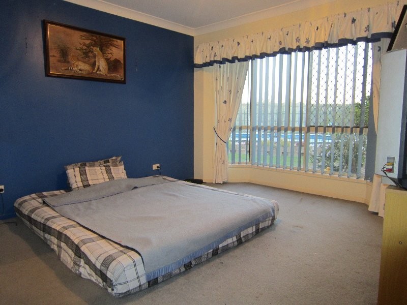 73 Sandalwood Drive, Yamanto QLD 4305