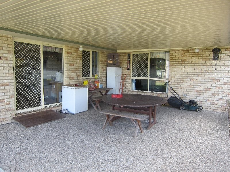 73 Sandalwood Drive, Yamanto QLD 4305