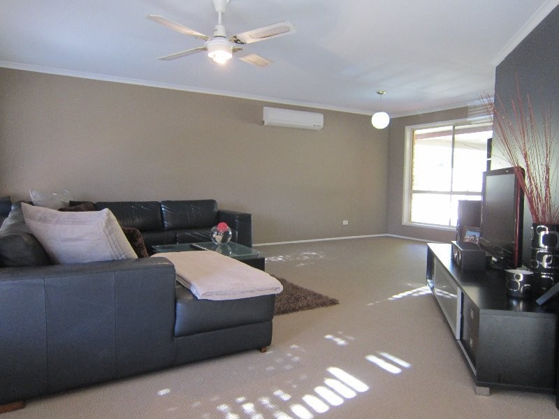 26 St Leger Court, Yamanto QLD 4305