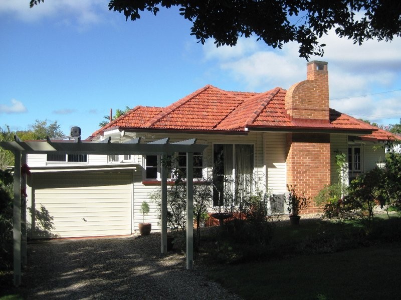 2 Stuart Street, Eastern Heights QLD 4305
