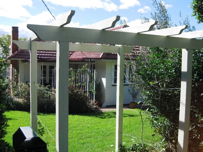 2 Stuart Street, Eastern Heights QLD 4305