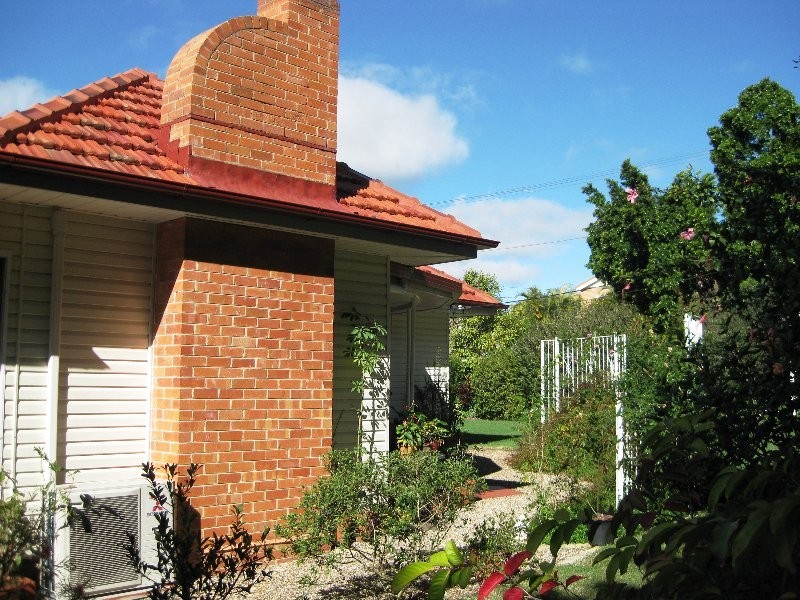 2 Stuart Street, Eastern Heights QLD 4305