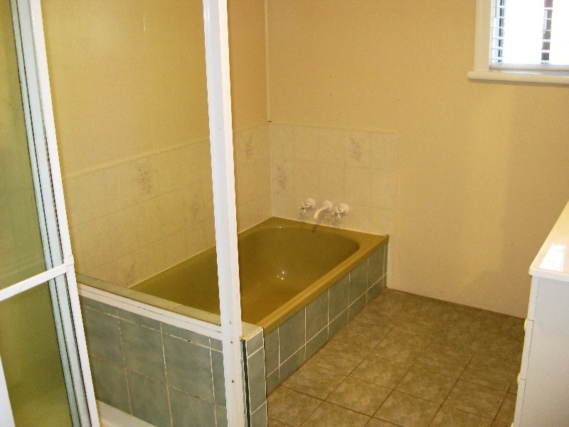 4 Jackson Street, Ipswich QLD 4305