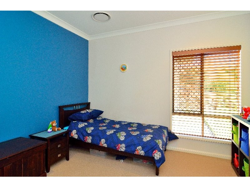 19 Harrison Grove, Deebing Heights QLD 4306