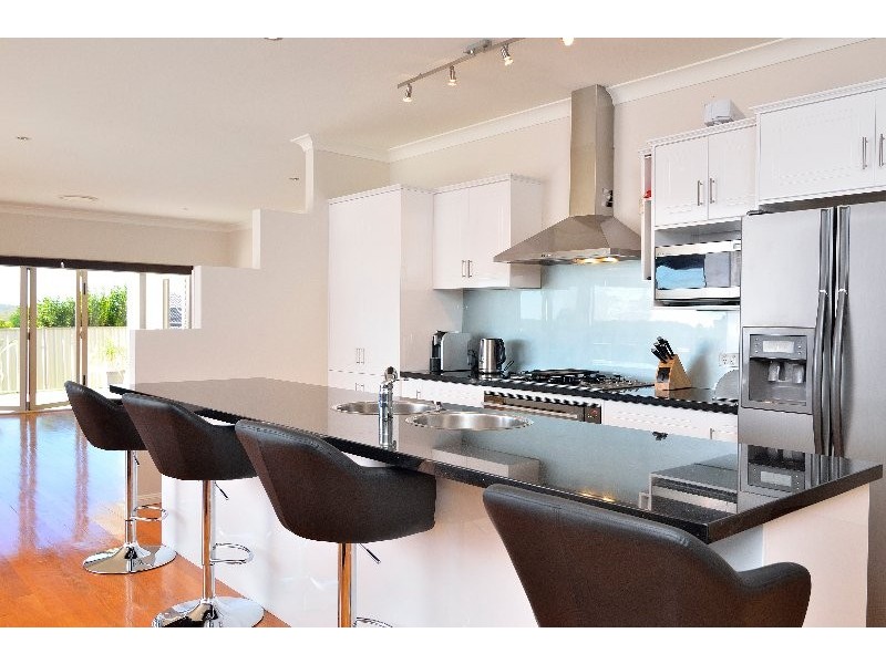 19 Harrison Grove, Deebing Heights QLD 4306