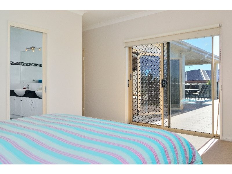 19 Harrison Grove, Deebing Heights QLD 4306