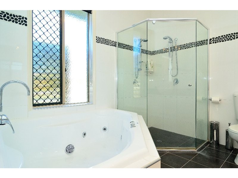 19 Harrison Grove, Deebing Heights QLD 4306