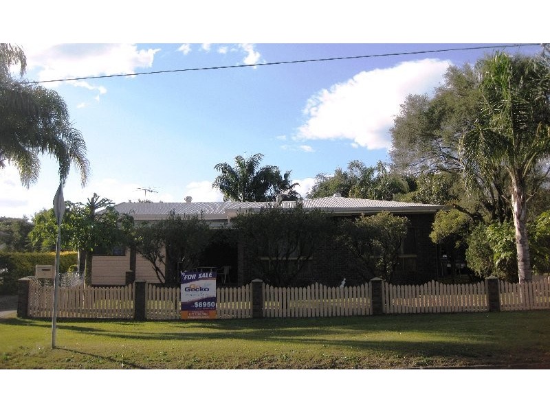 35 Law Street, Bundamba QLD 4304