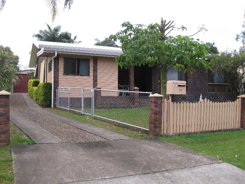 35 Law Street, Bundamba QLD 4304