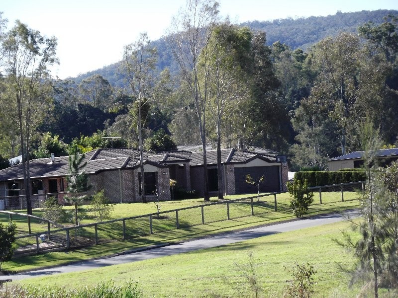 4 Hercules Row, Karalee QLD 4306