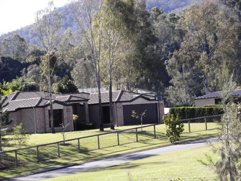 4 Hercules Row, Karalee QLD 4306