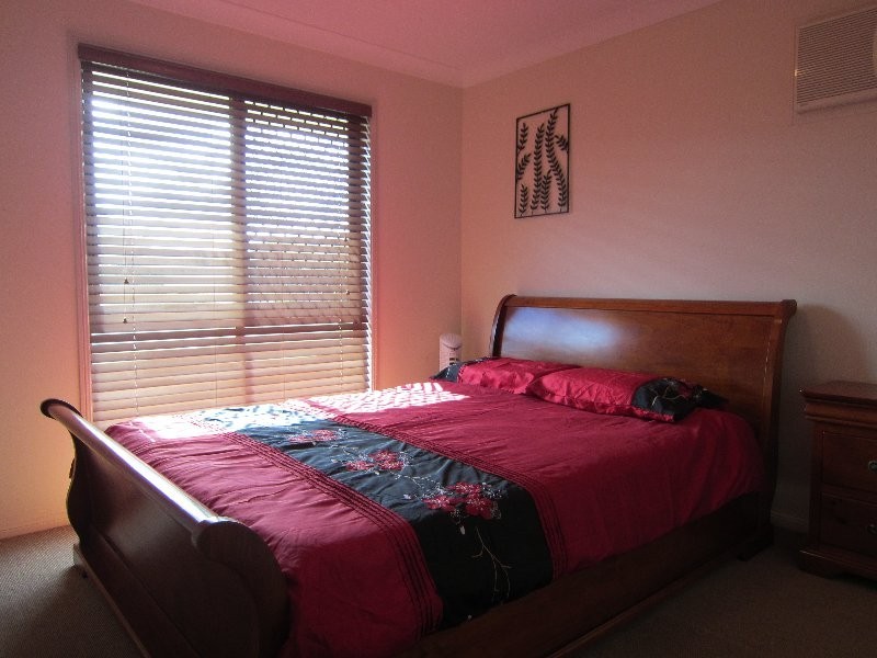 70 Kensington Drive, Flinders View QLD 4305