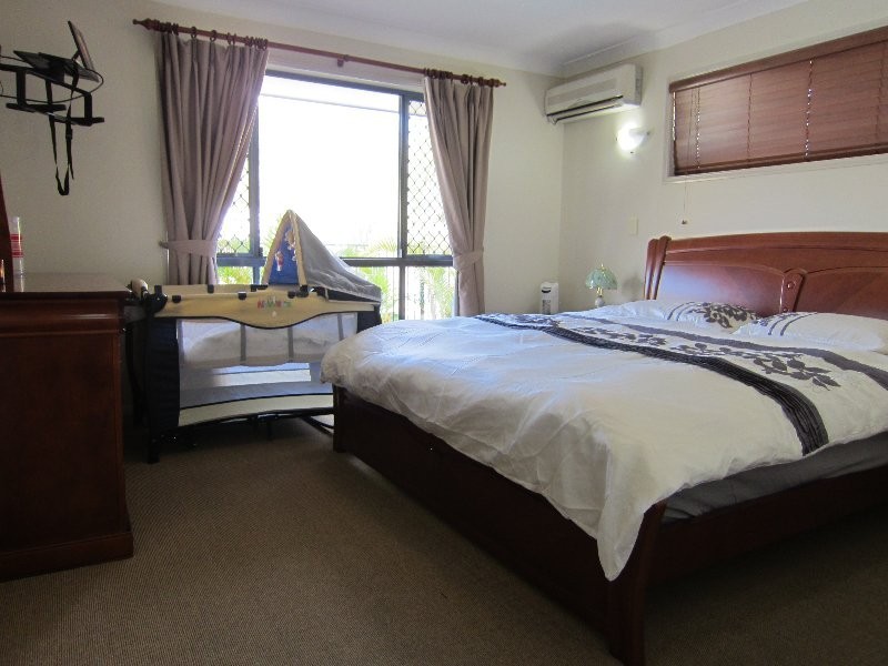 70 Kensington Drive, Flinders View QLD 4305