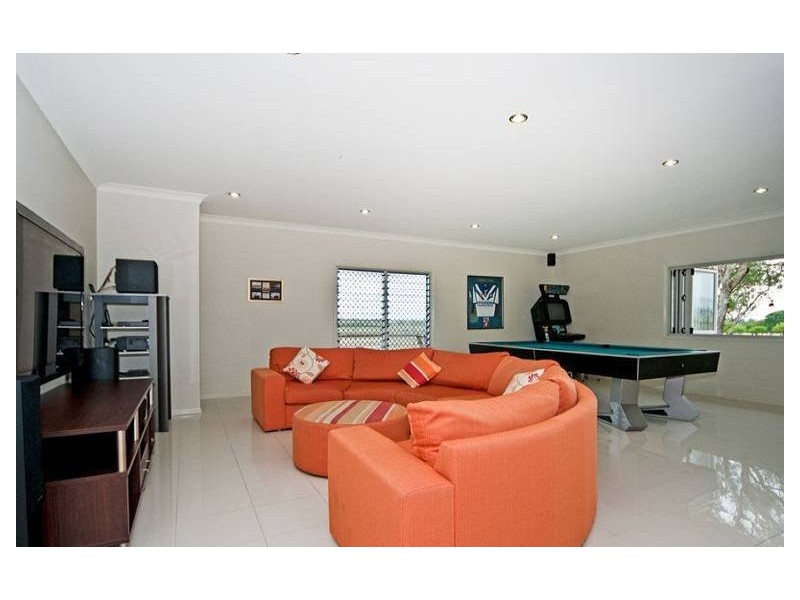 27 Ivory Close, Peak Crossing QLD 4306