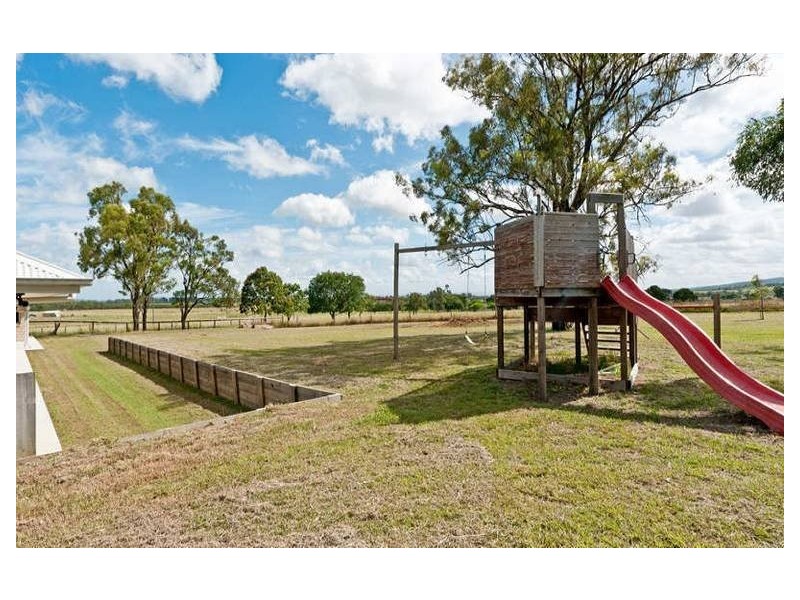 27 Ivory Close, Peak Crossing QLD 4306