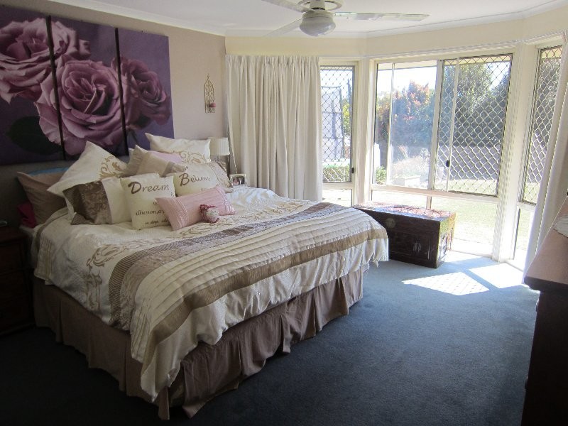 4 Chelsea Close, Flinders View QLD 4305
