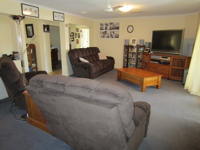 4 Chelsea Close, Flinders View QLD 4305