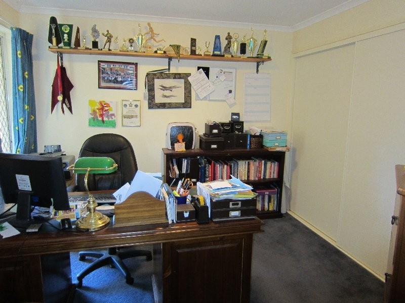 4 Chelsea Close, Flinders View QLD 4305