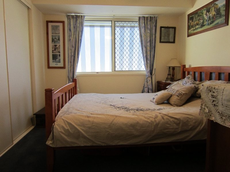 4 Chelsea Close, Flinders View QLD 4305