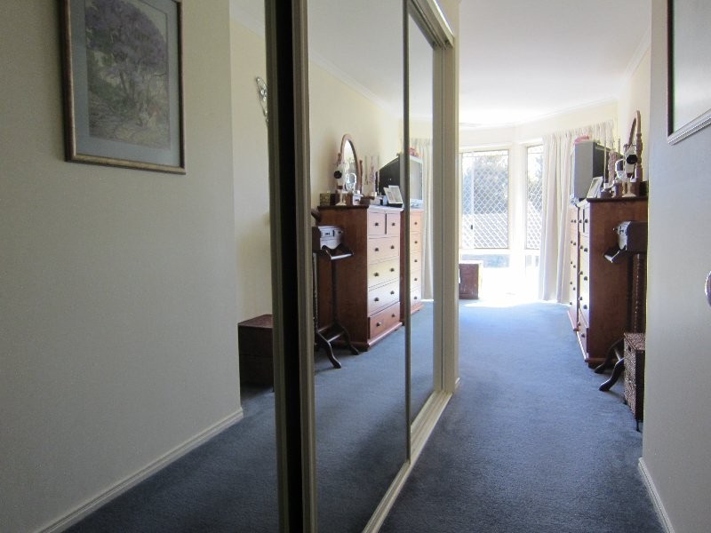 4 Chelsea Close, Flinders View QLD 4305