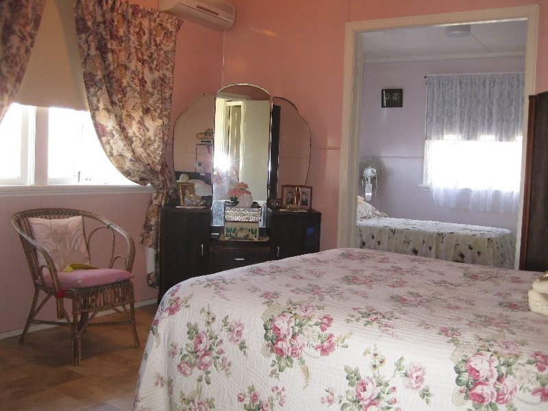 1 Teape Street, Silkstone QLD 4304