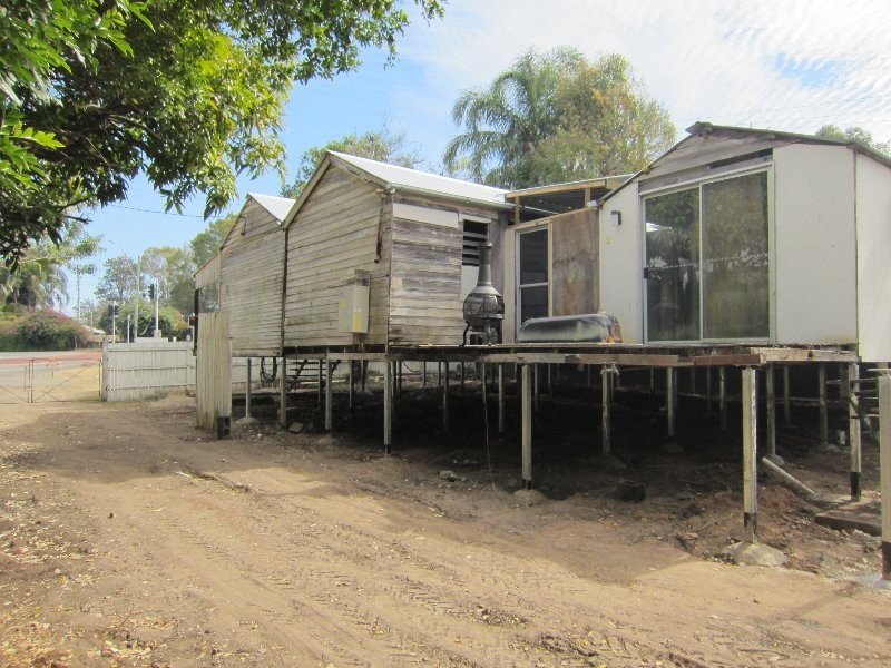 4 Carr Street, Ipswich QLD 4305