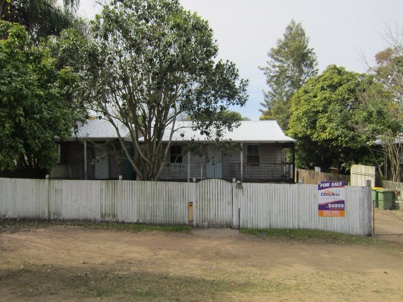 4 Carr Street, Ipswich QLD 4305