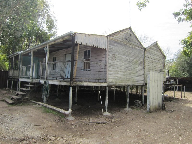 4 Carr Street, Ipswich QLD 4305