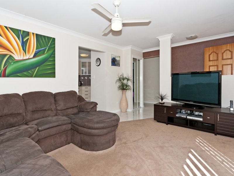 122 Equestrian Drive, Yamanto QLD 4305