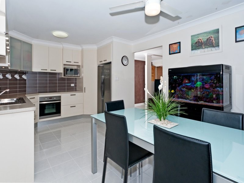 122 Equestrian Drive, Yamanto QLD 4305