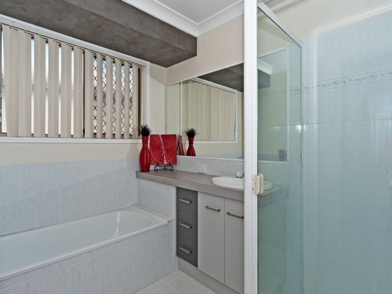 122 Equestrian Drive, Yamanto QLD 4305