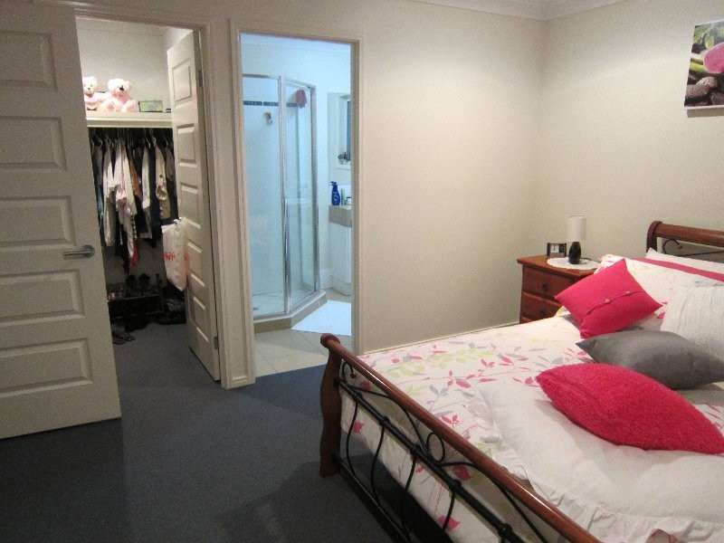 200 Ripley Road, Flinders View QLD 4305