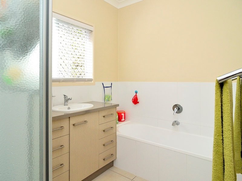 30 Pollock Street, Harrisville QLD 4307