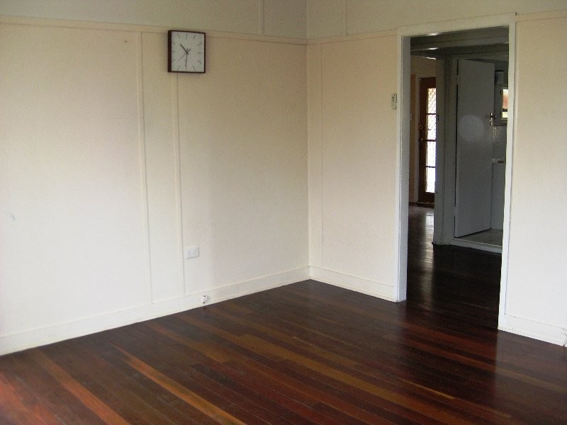 14 Casey Street, Leichhardt QLD 4305