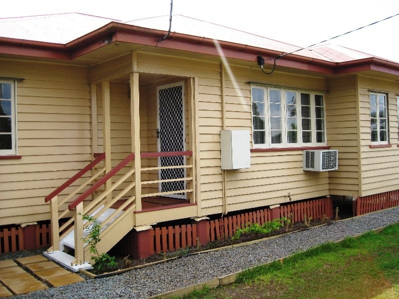 14 Casey Street, Leichhardt QLD 4305