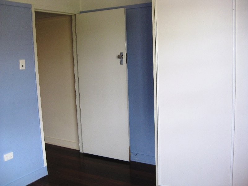 14 Casey Street, Leichhardt QLD 4305