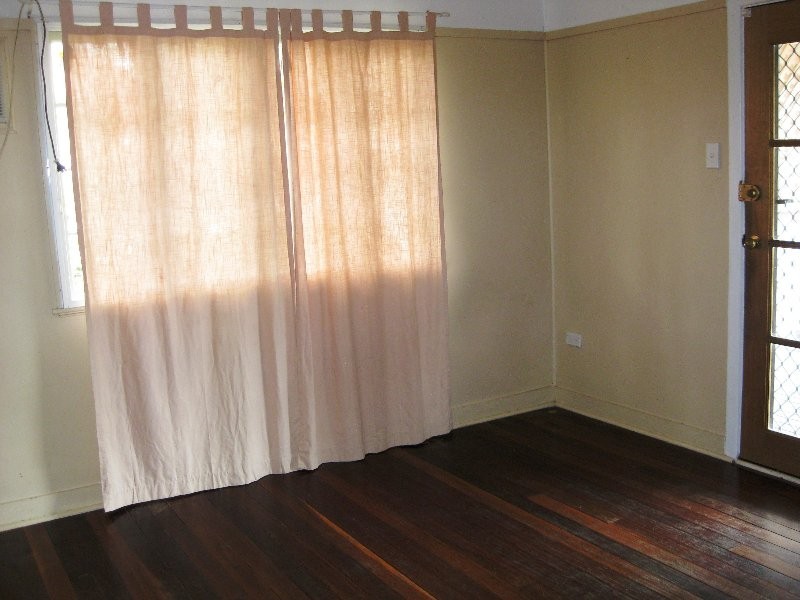 14 Casey Street, Leichhardt QLD 4305