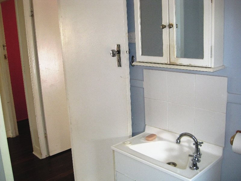 14 Casey Street, Leichhardt QLD 4305