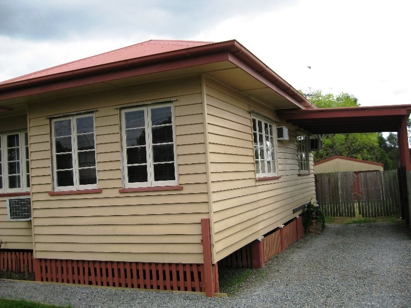 14 Casey Street, Leichhardt QLD 4305