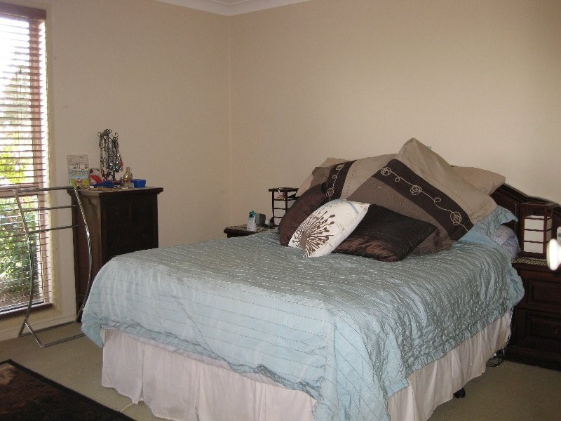 25 BELL STREET, Walloon QLD 4306