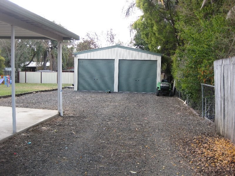 25 BELL STREET, Walloon QLD 4306