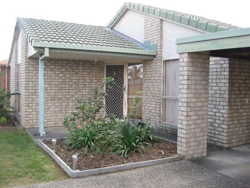 25 BELL STREET, Walloon QLD 4306