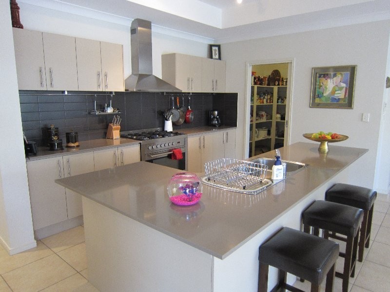 15 Piccadilly Court, Deebing Heights QLD 4306