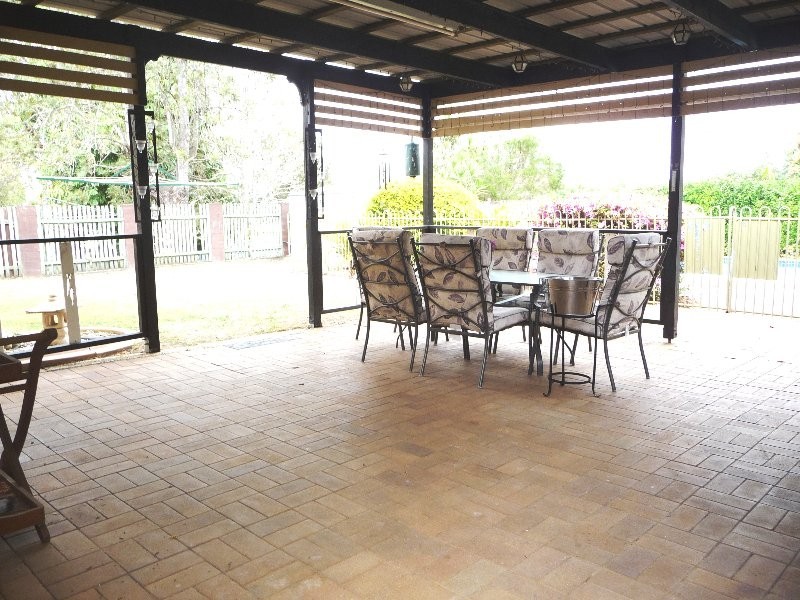 11 Burgess Street, Raceview QLD 4305