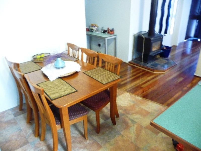 11 Burgess Street, Raceview QLD 4305