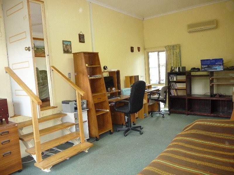 5 Macadamia Court, Walloon QLD 4306