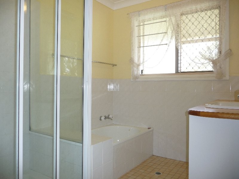 5 Macadamia Court, Walloon QLD 4306